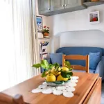 Casa Marina Прочида